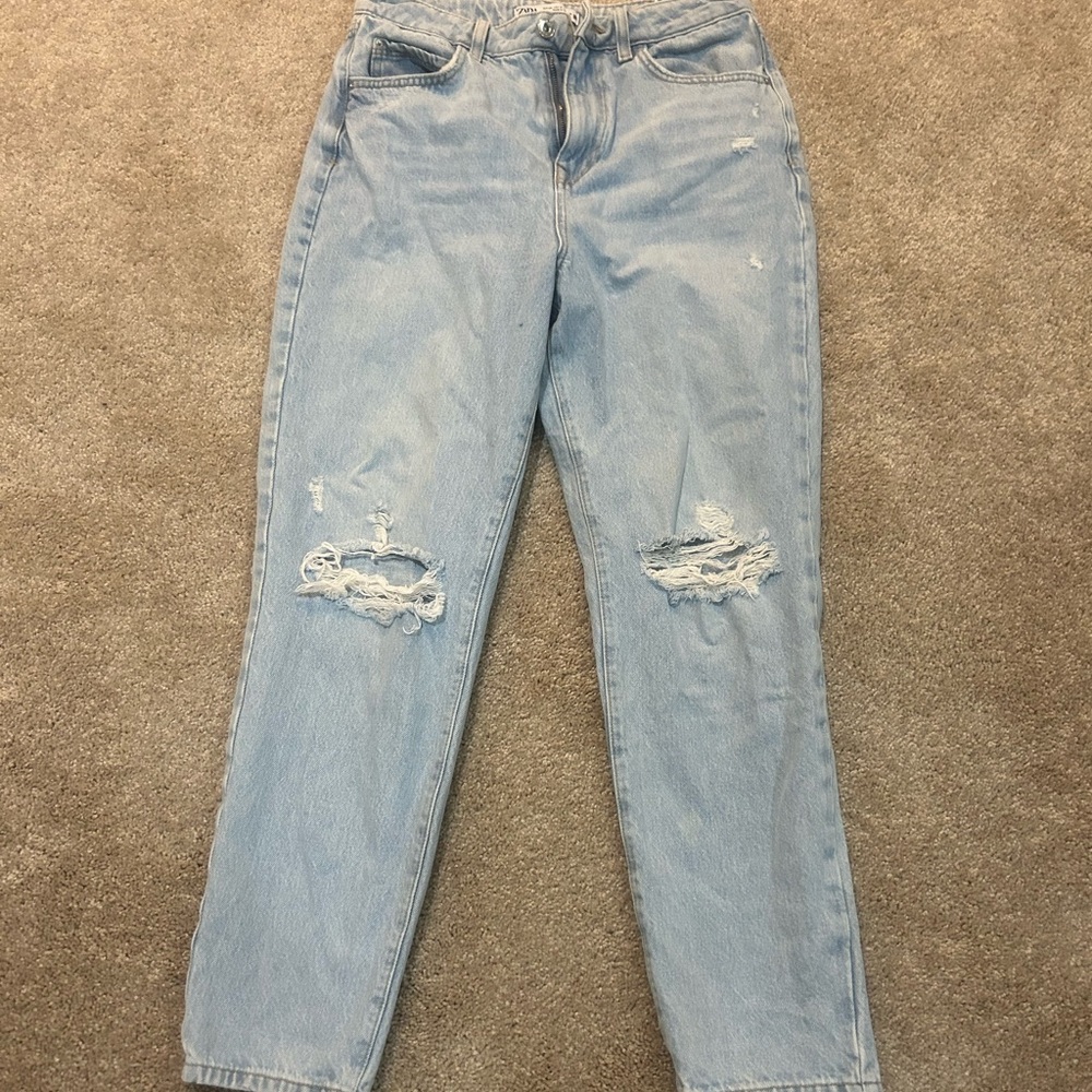 Zara loose fitting light colored jeans